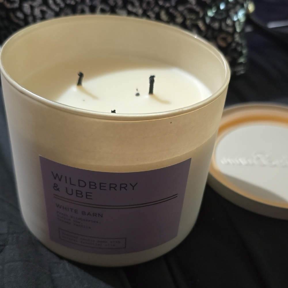 White Barn Wildberry & Ube Candle - Purple and Cream